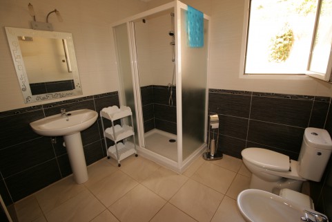 UPPER ENSUITE